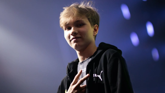 足球带来的 足球带来的