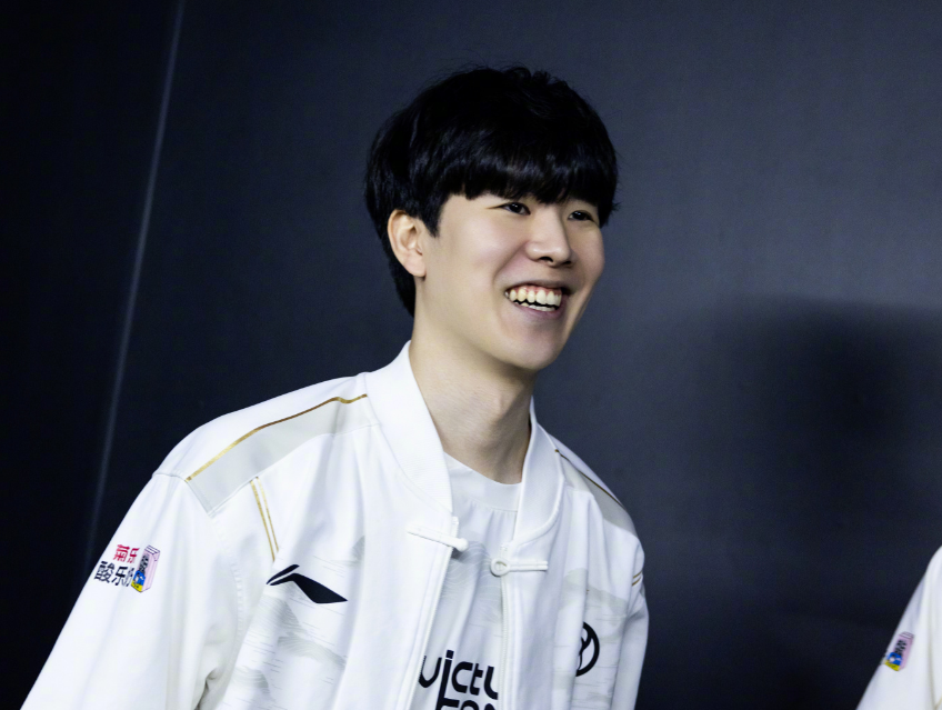 一直在默默 一直在默默