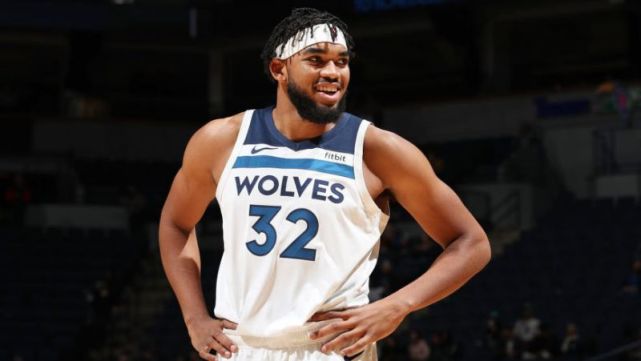 现出强大的 现出强大的