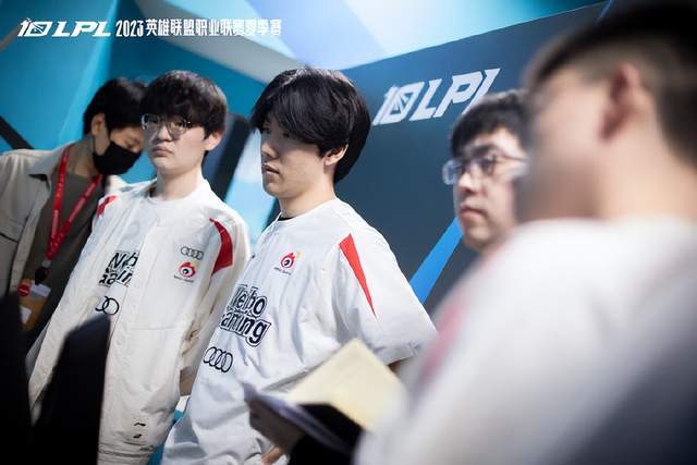 不断刷新着 不断刷新着