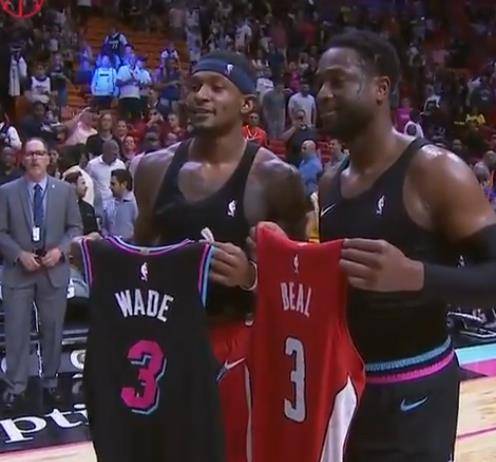 牌的双向增 牌的双向增